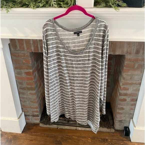 LANE Bryant Plus Size Grey Shimmer Stripes Asymmetrical Blouse Size 26/28 - Picture 1 of 5